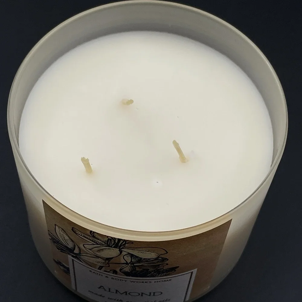 Bath & Body Works Almond 3-Wick Scented Candle 14.5 oz Sandalwood Essential Oil‎ - Picture 2 of 5